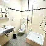 Hirsch Quarto em Acomodações Particulares